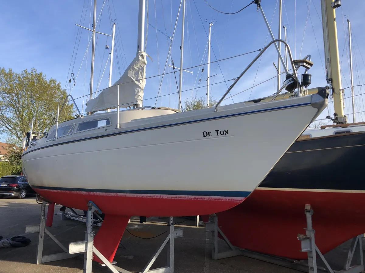 Polyester Sailboat Dehler Delanta 80