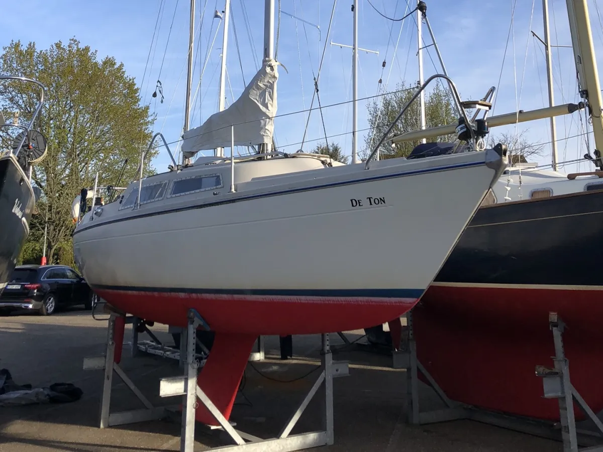 Polyester Sailboat Dehler Delanta 80