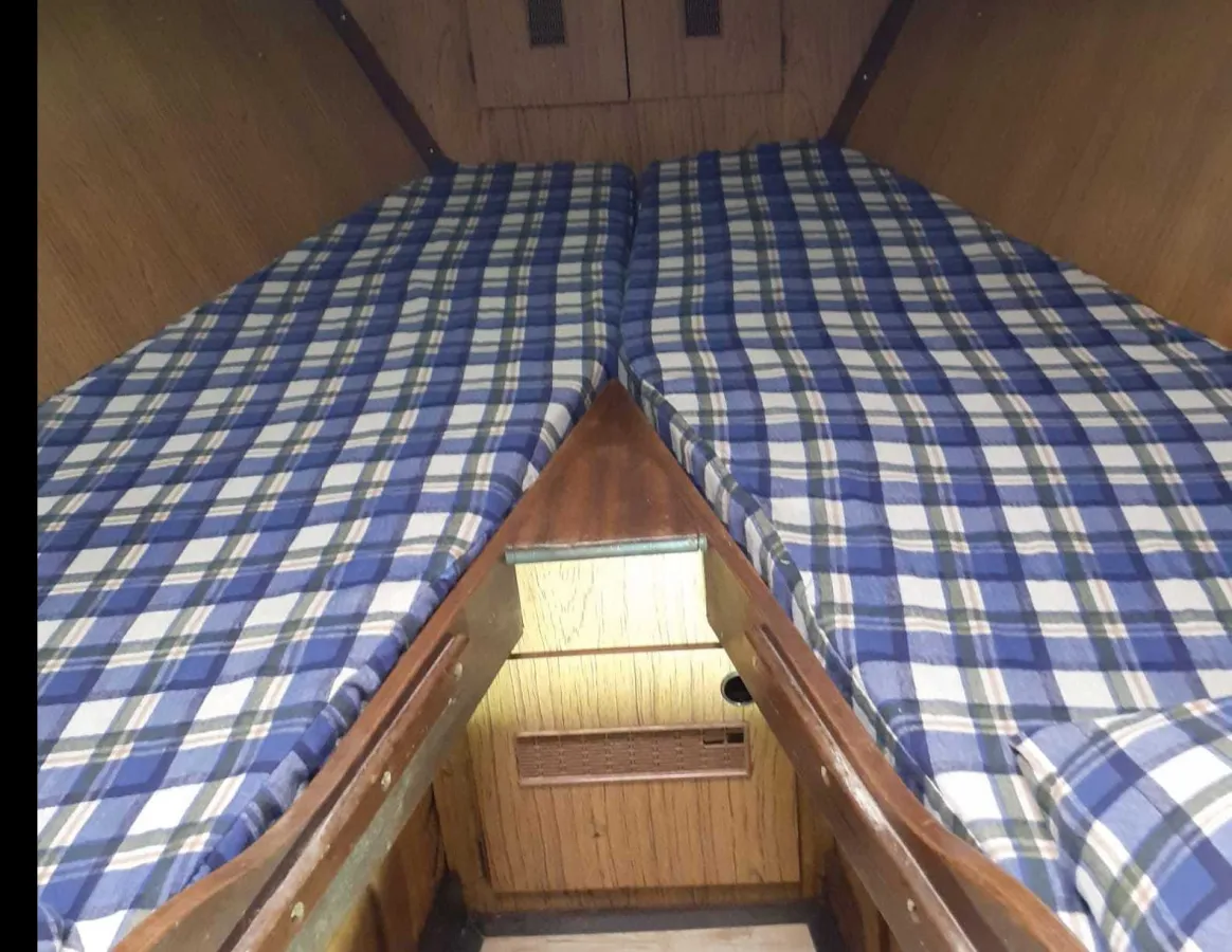 Polyester Sailboat Konsul 37