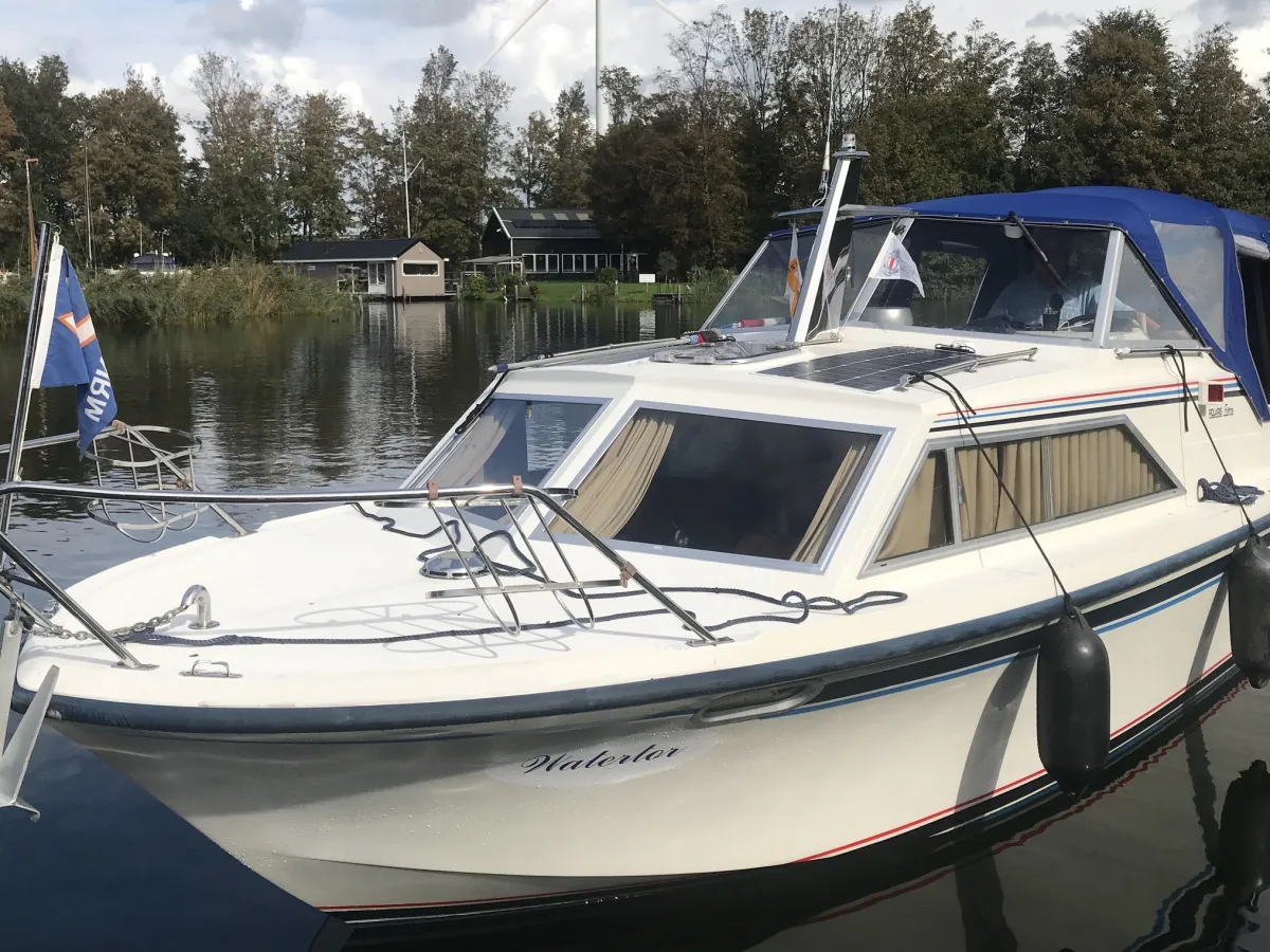 Polyester Motorboat Polaris Beta 735