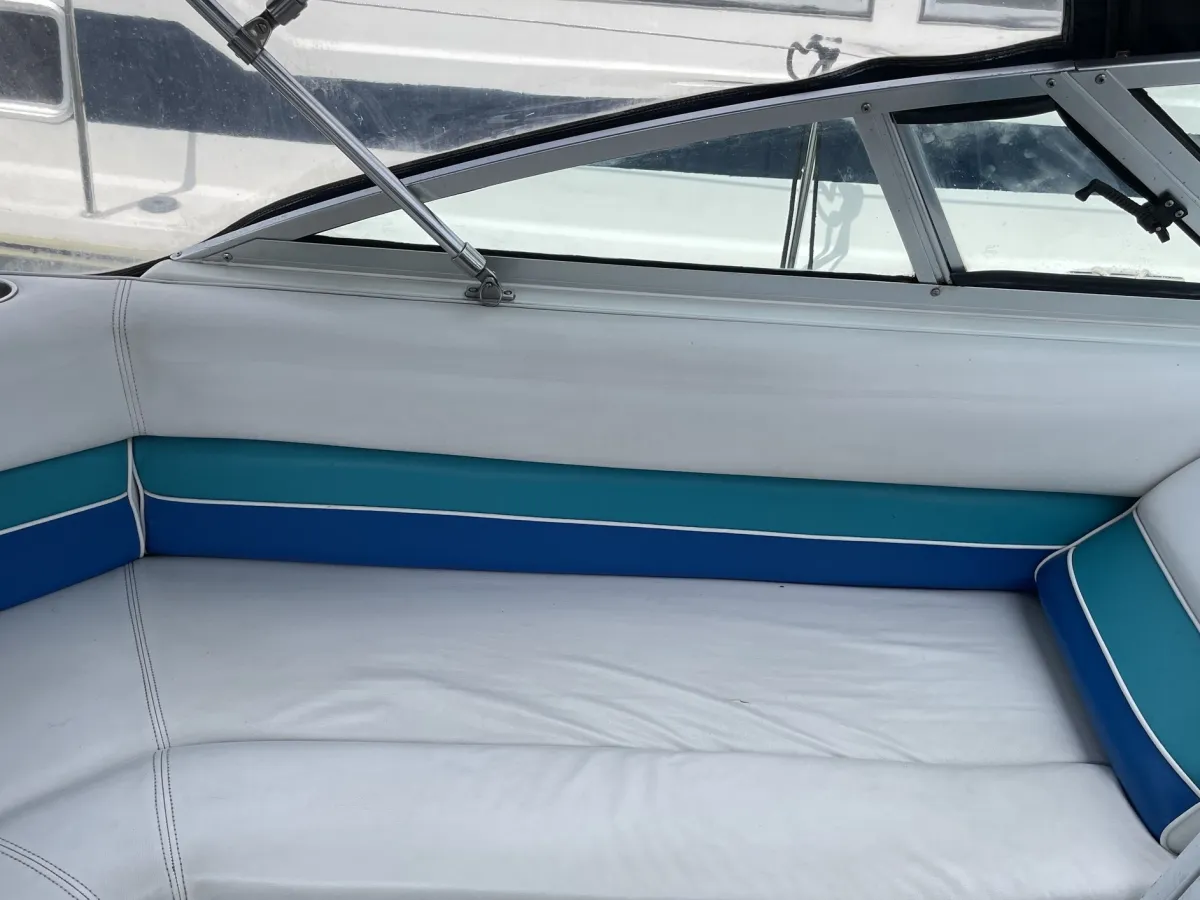 Polyester Speedboat Rinker 850