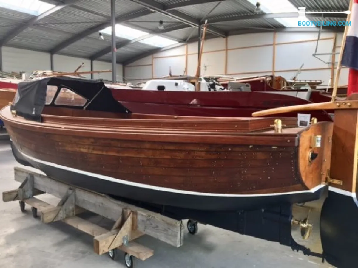 Wood Sloop Admiraal 22