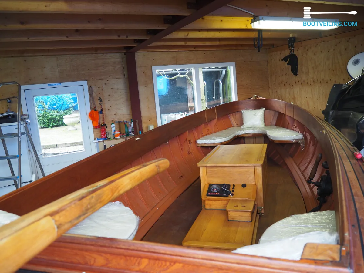 Wood Sloop Admiraal 22