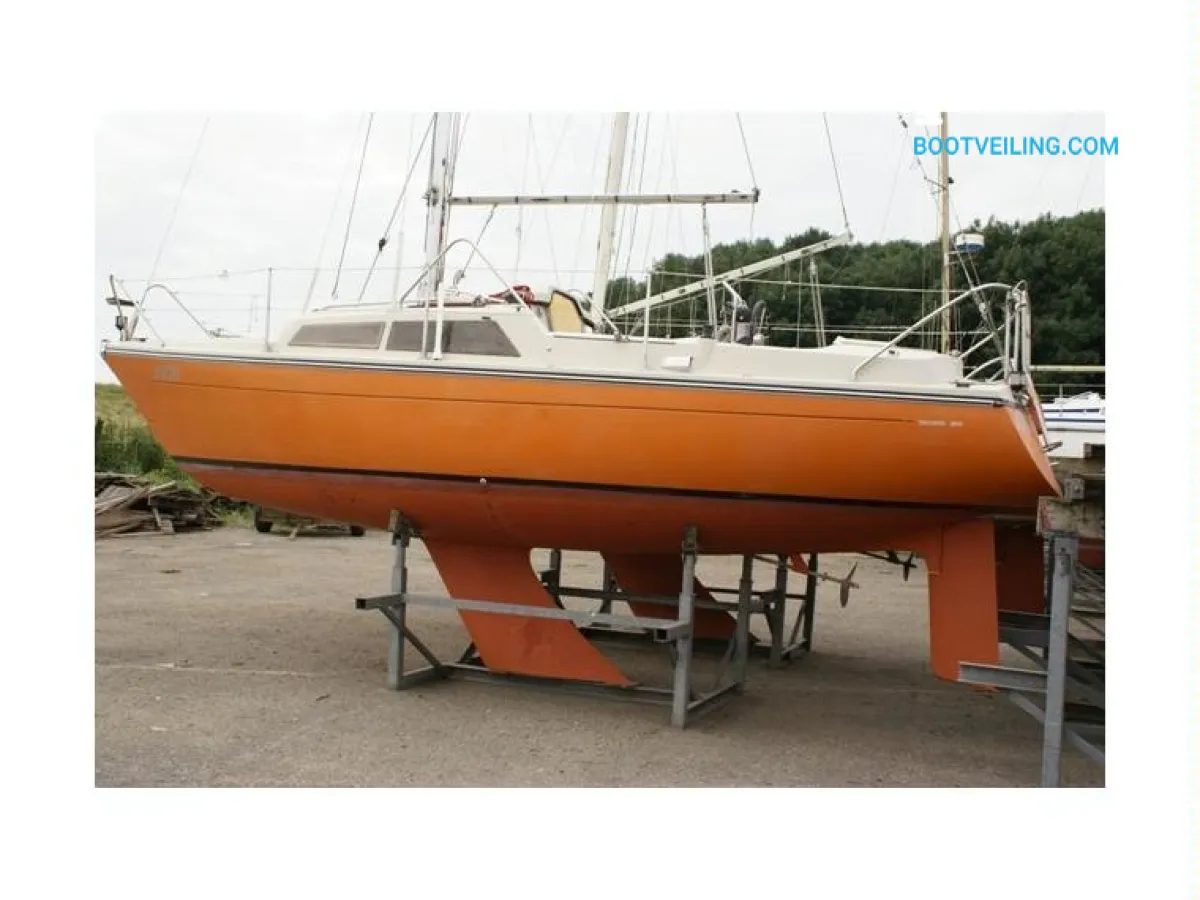 Polyester Sailboat Dehler Delanta 80