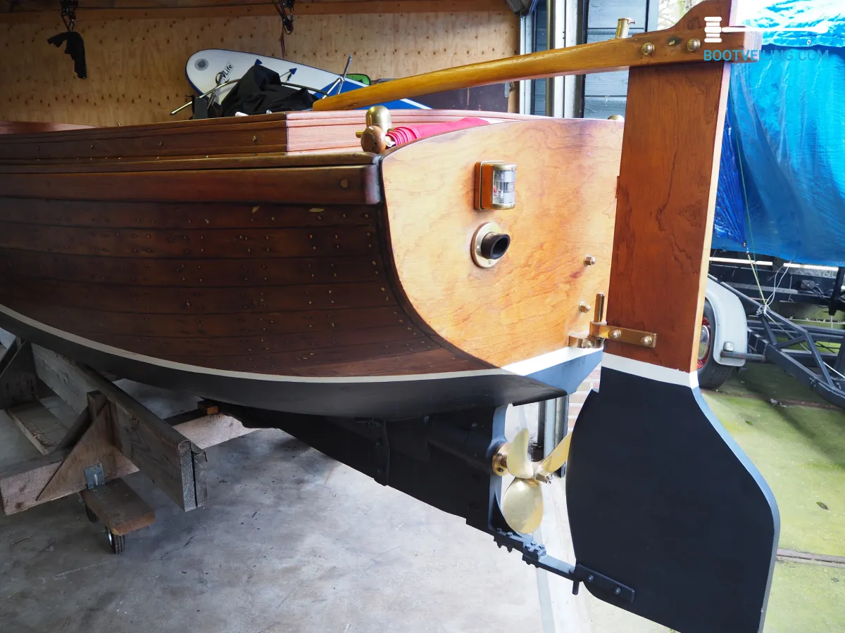 Wood Sloop Admiraal 22