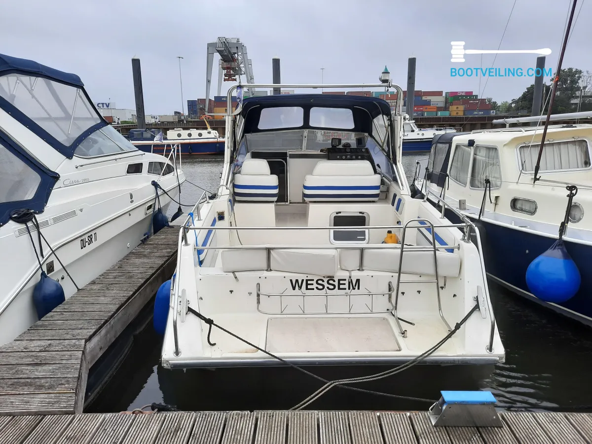 Polyester Motorboat Fletcher Zingenot Cabin