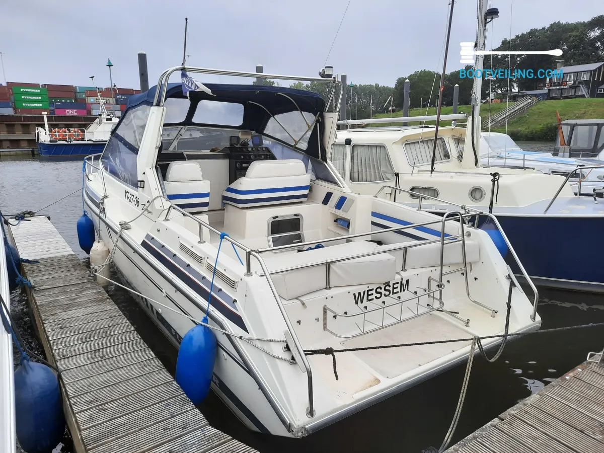 Polyester Motorboat Fletcher Zingenot Cabin