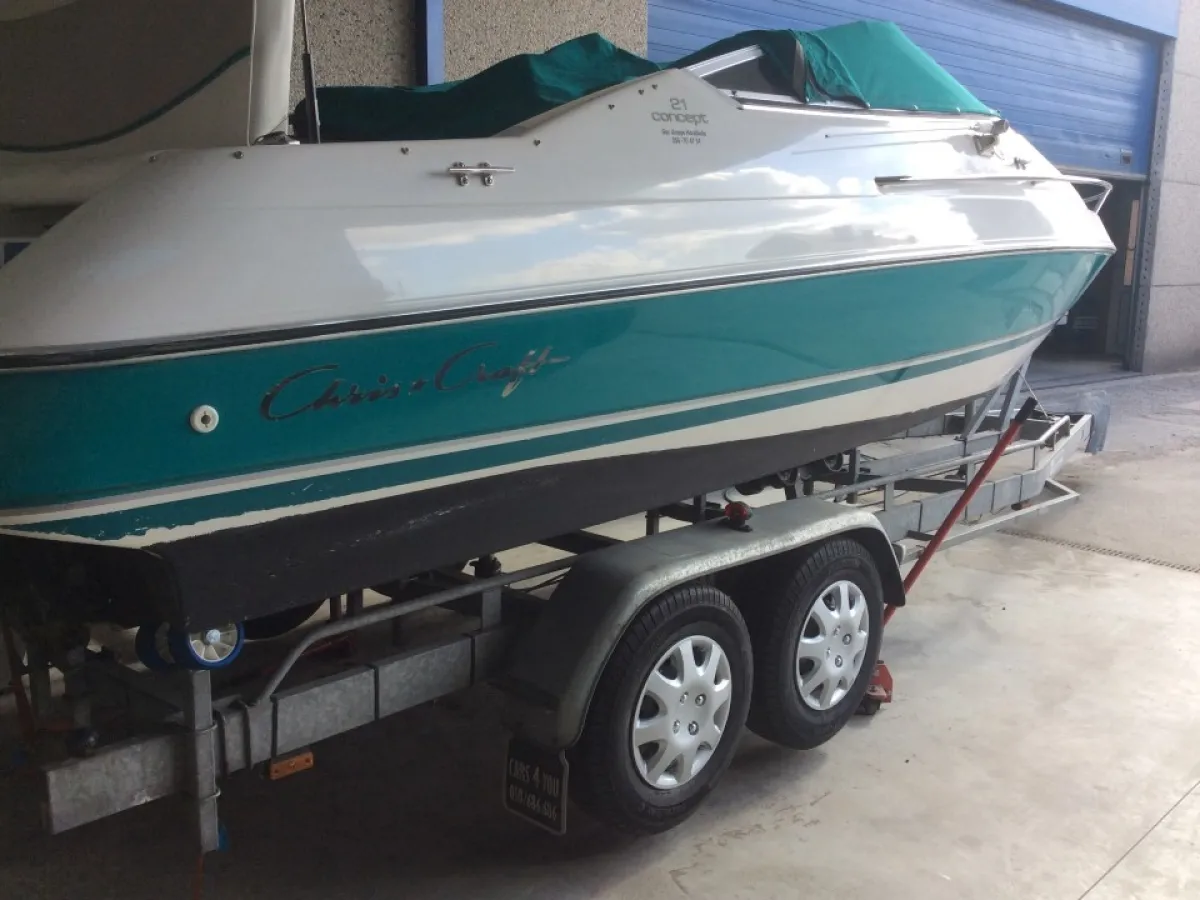 Polyester Speedboat Chris Craft 21