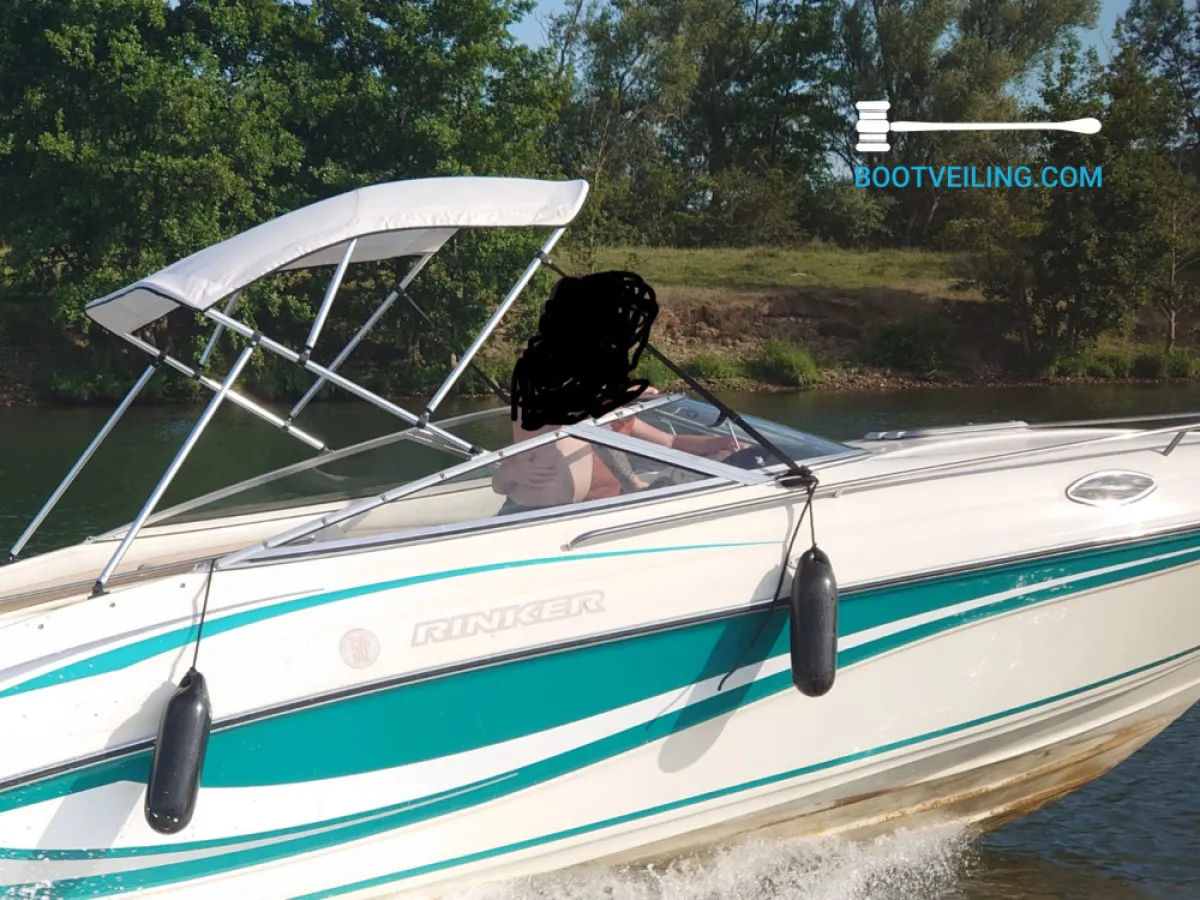 Polyester Speedboat Rinker 232 Captiva