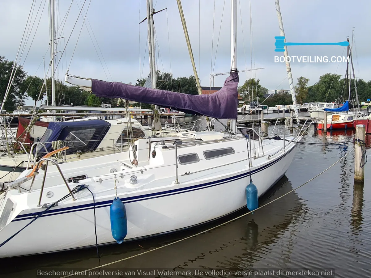 Polyester Sailboat Van de Stadt Dolphin 26