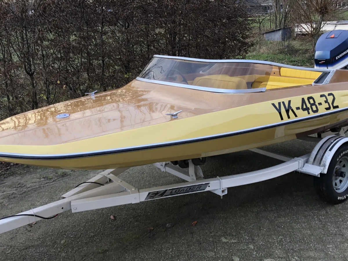 Polyester Speedboat Glastron GT150