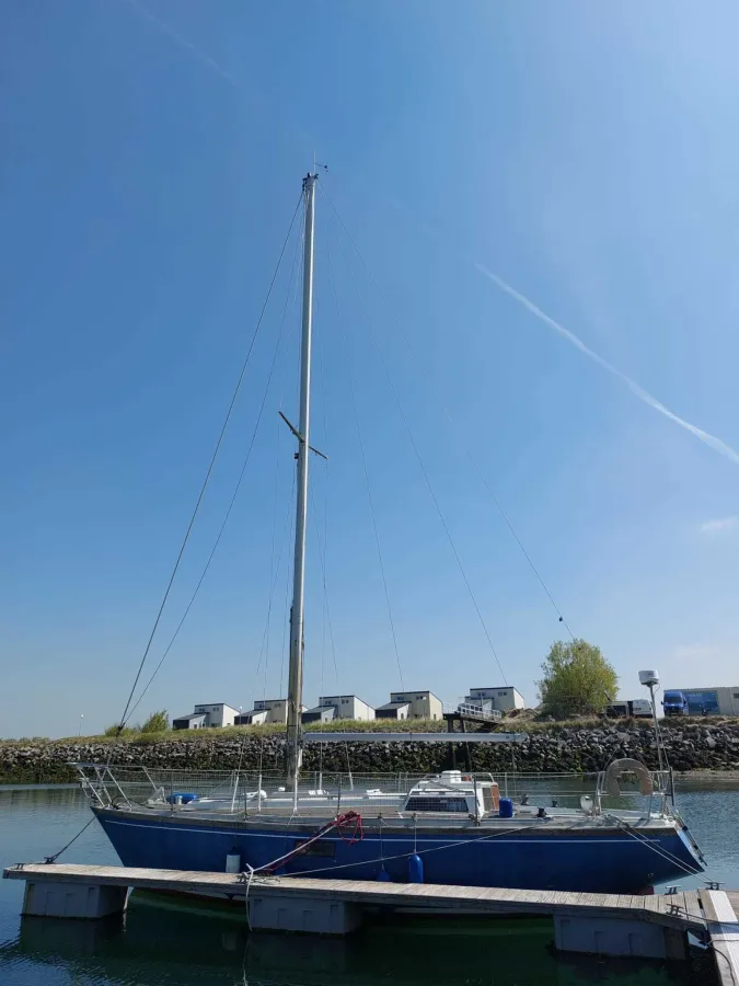 Polyester Sailboat Dufour 35