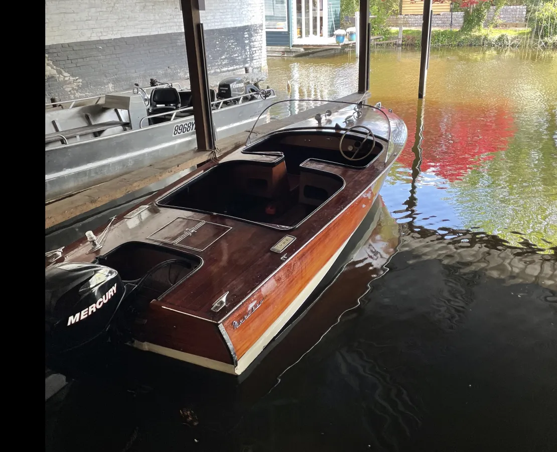 Wood Speedboat Nordson Nereid De Luxe 486