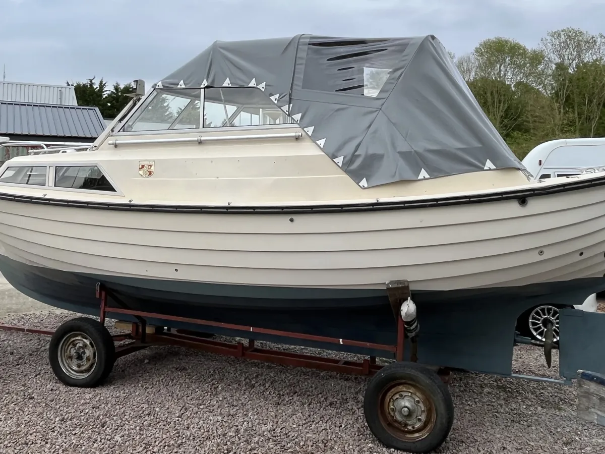 Polyester Motorboat Marex 24 Suncab