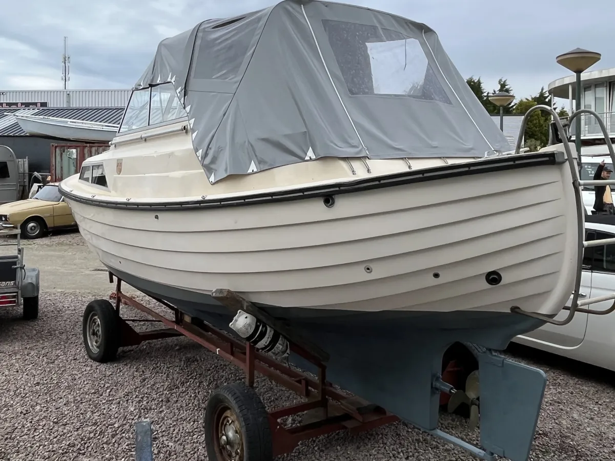 Polyester Motorboat Marex 24 Suncab