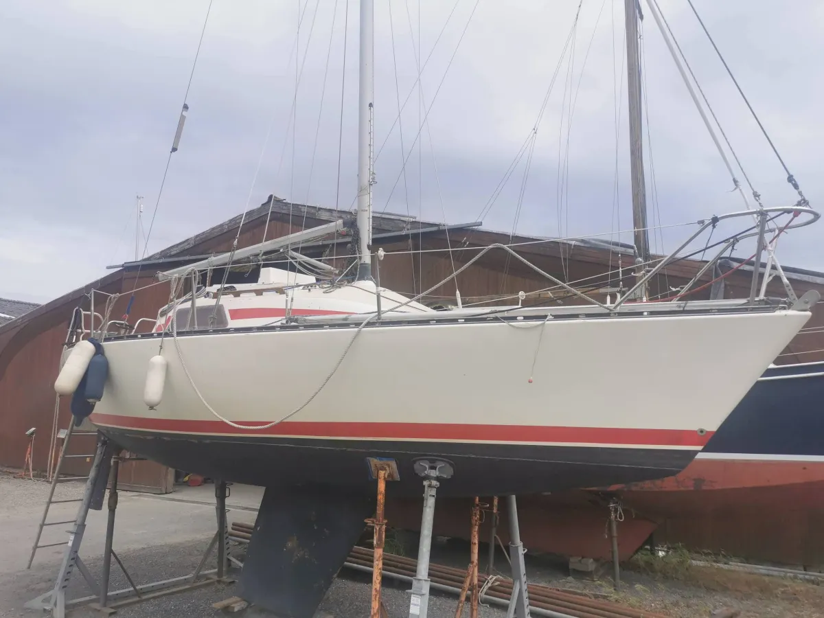 Polyester Sailboat Eygthene 24