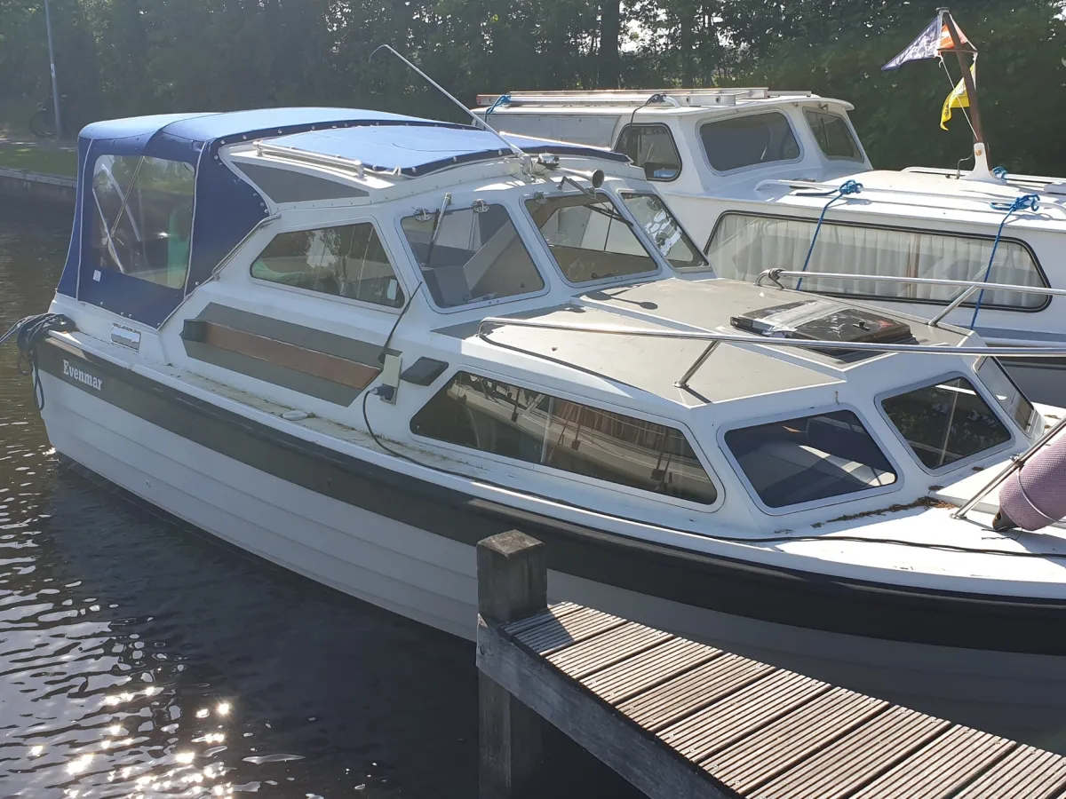 Polyester Motorboat Saga 7000HT