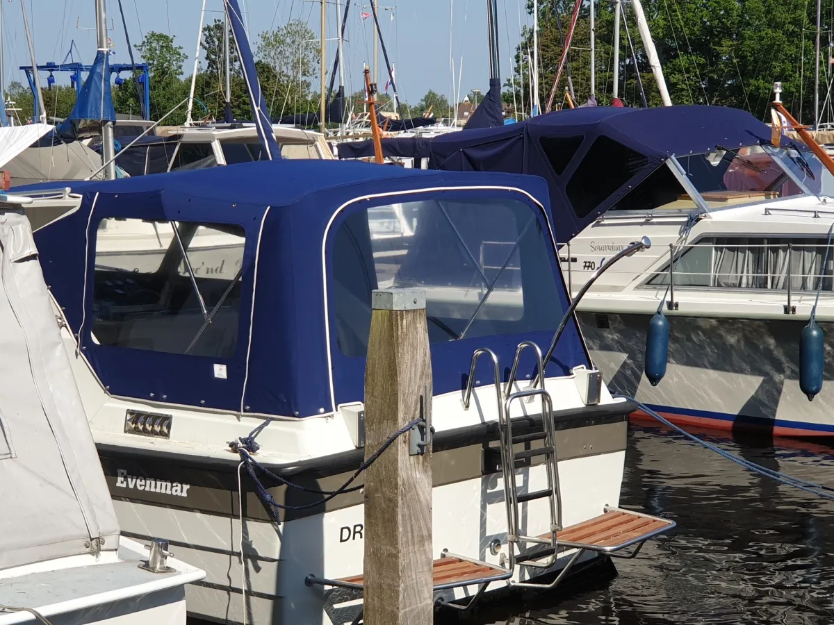 Polyester Motorboat Saga 7000HT