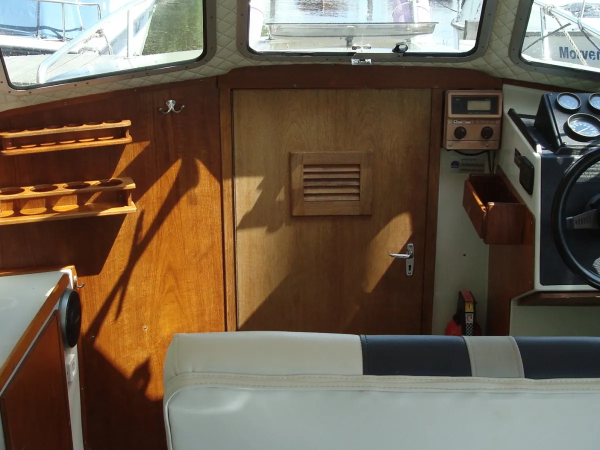 Polyester Motorboat Saga 7000HT