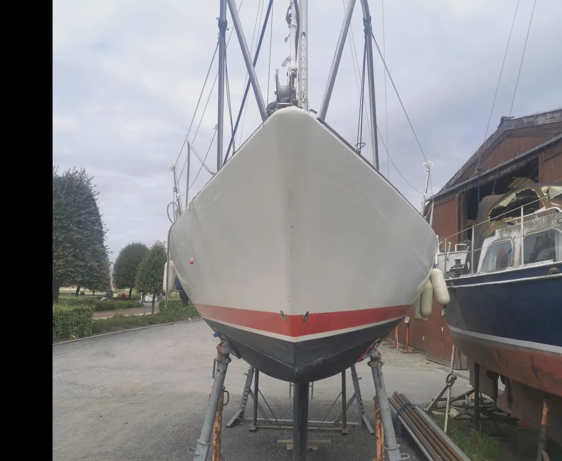 Polyester Sailboat Eygthene 24