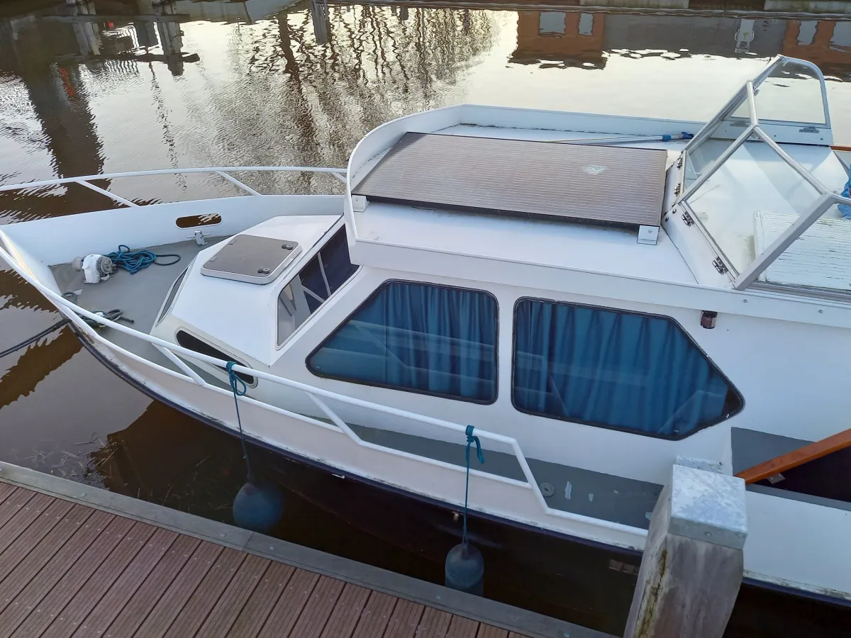 Steel Motorboat Beachcraft 970