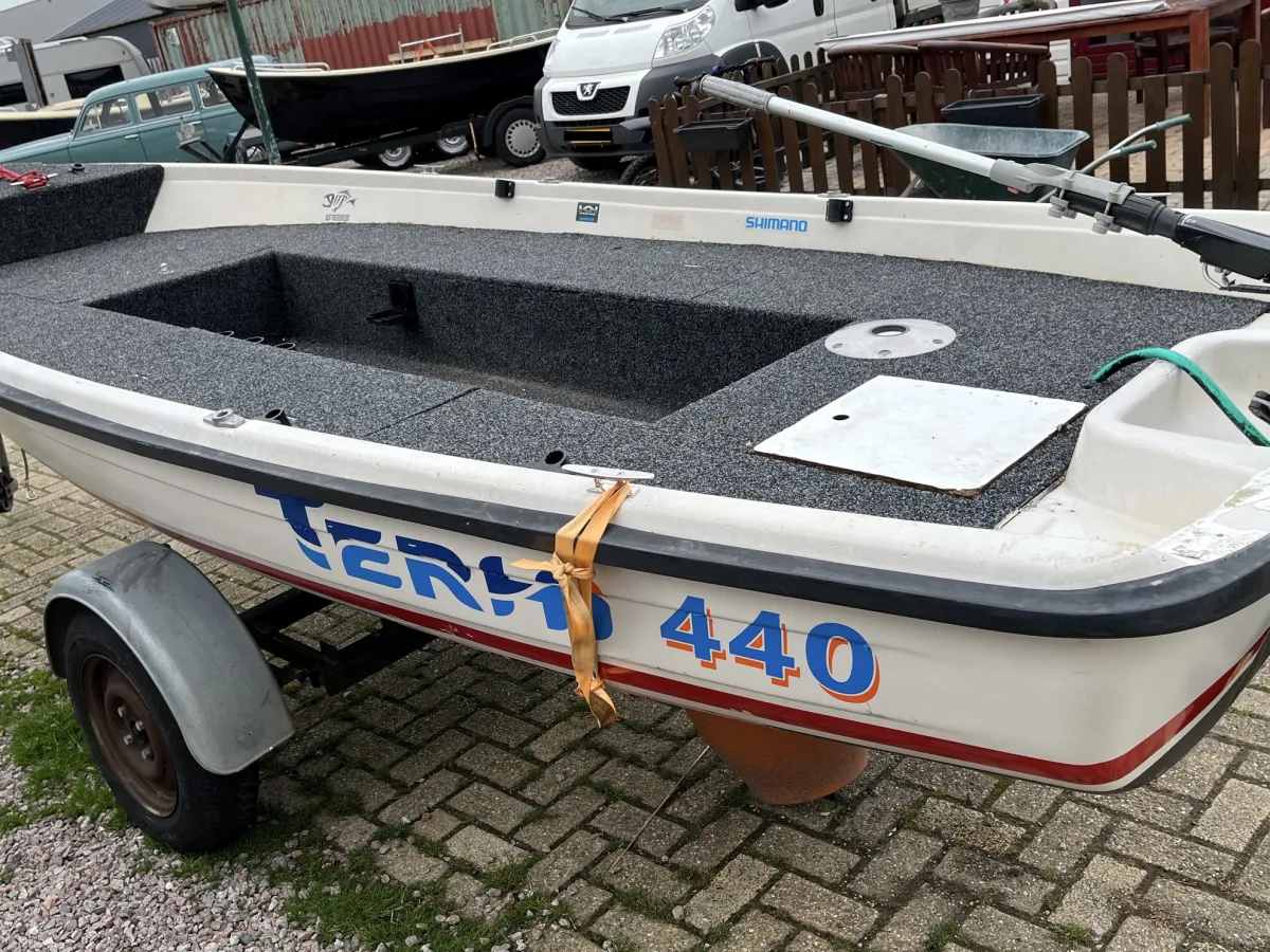 Polyester Console boat Terhi 440