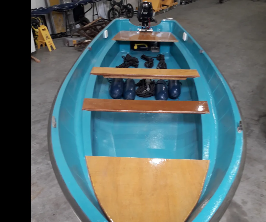 Polyester Sloop With 475