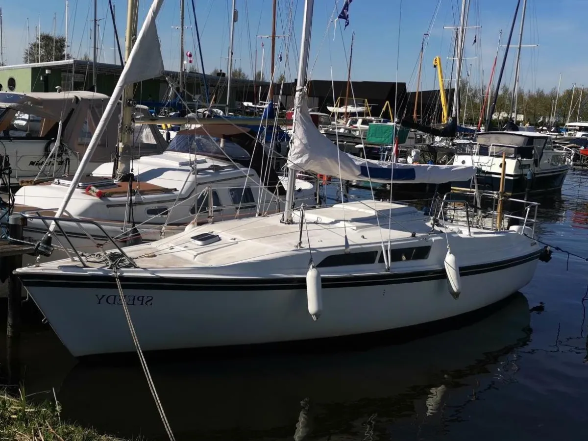 Polyester Sailboat MacGregor 26S