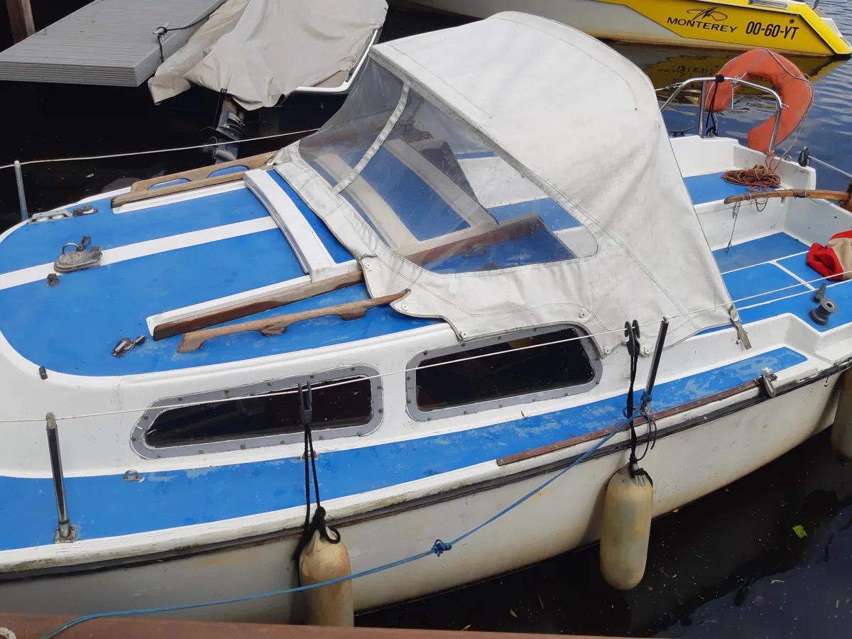 Polyester Sailboat Jaguar 22