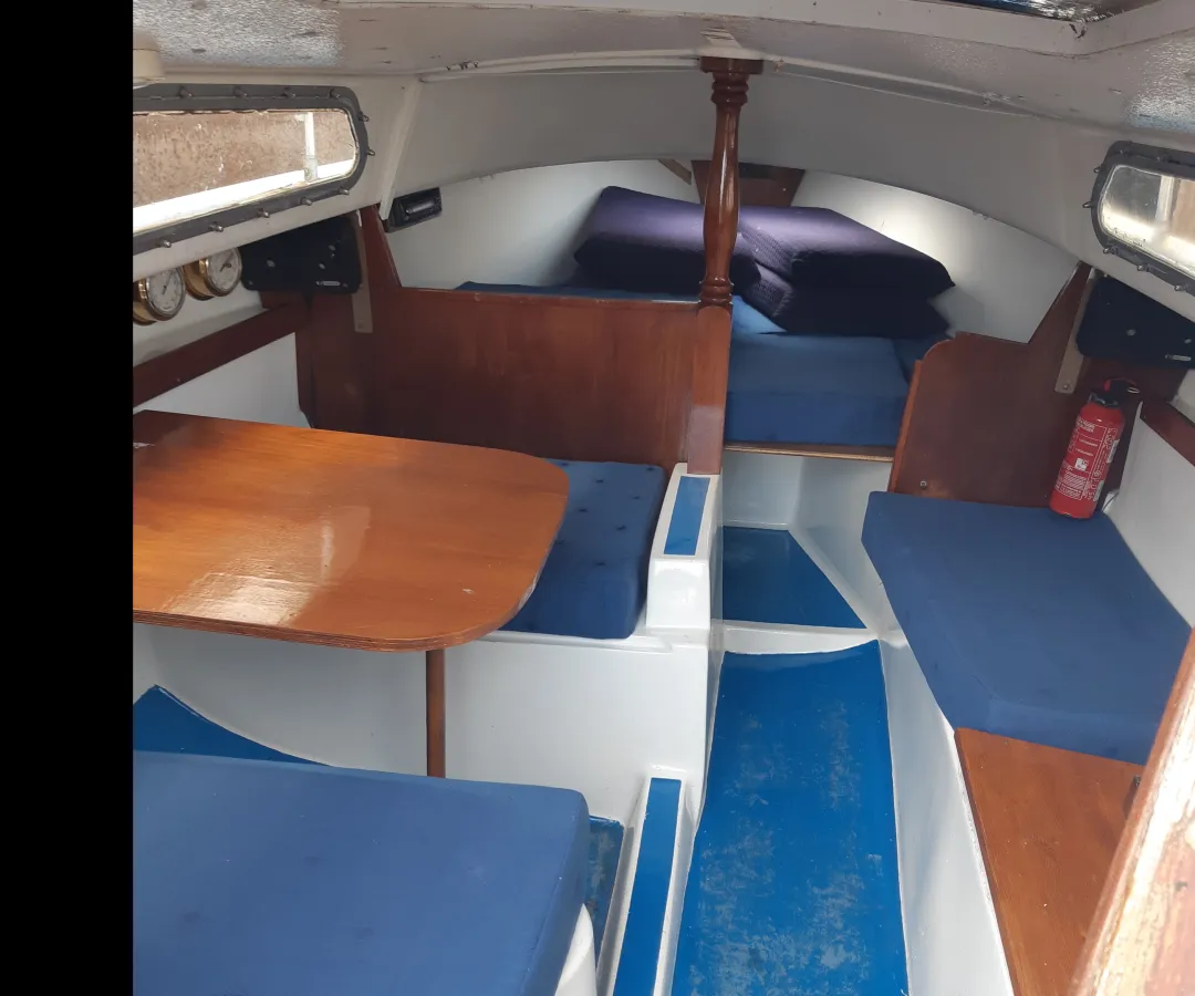 Polyester Sailboat Jaguar 22