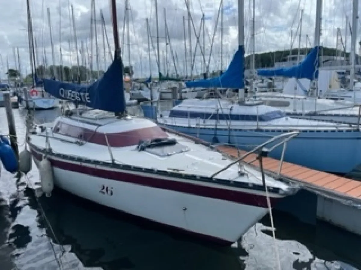 Polyester Sailboat Friendship 26