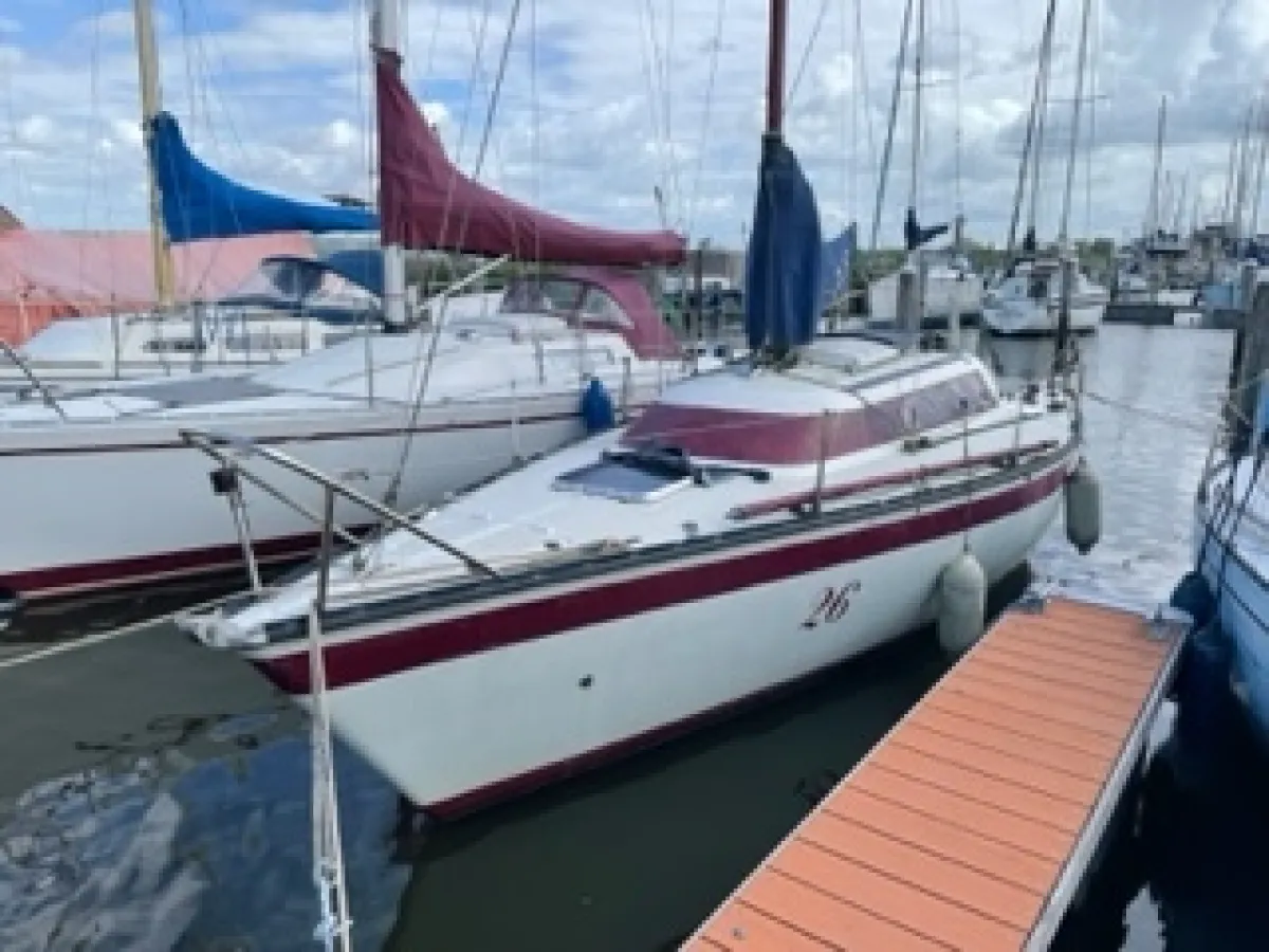 Polyester Sailboat Friendship 26