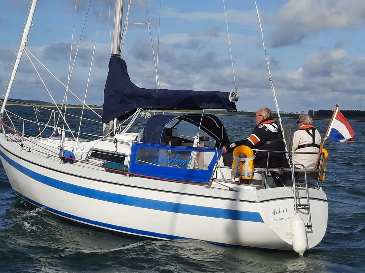 Polyester Sailboat Victoire 822