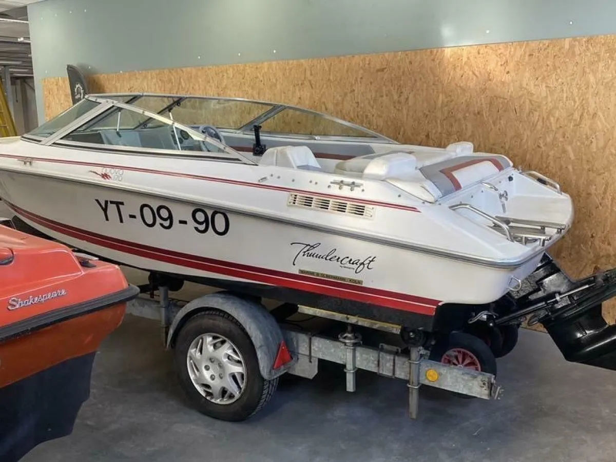 Polyester Speedboat Thundercraft Nuova 170CD