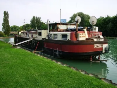 Steel Houseboat Spits 2930 Photo 1