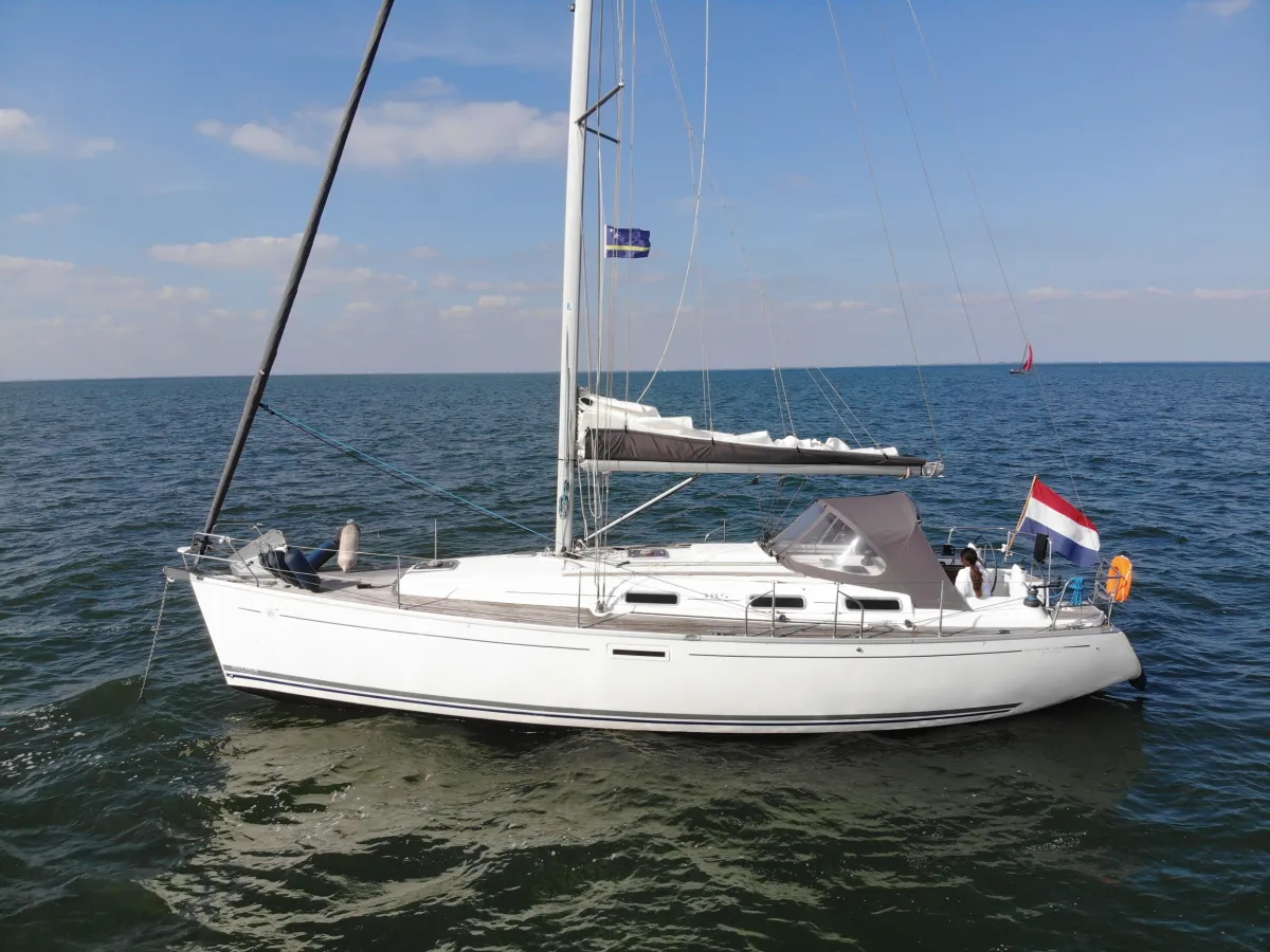 Polyester Sailboat Dufour 385 Grand Large