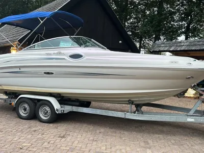 Sea Ray 240 Sundeck