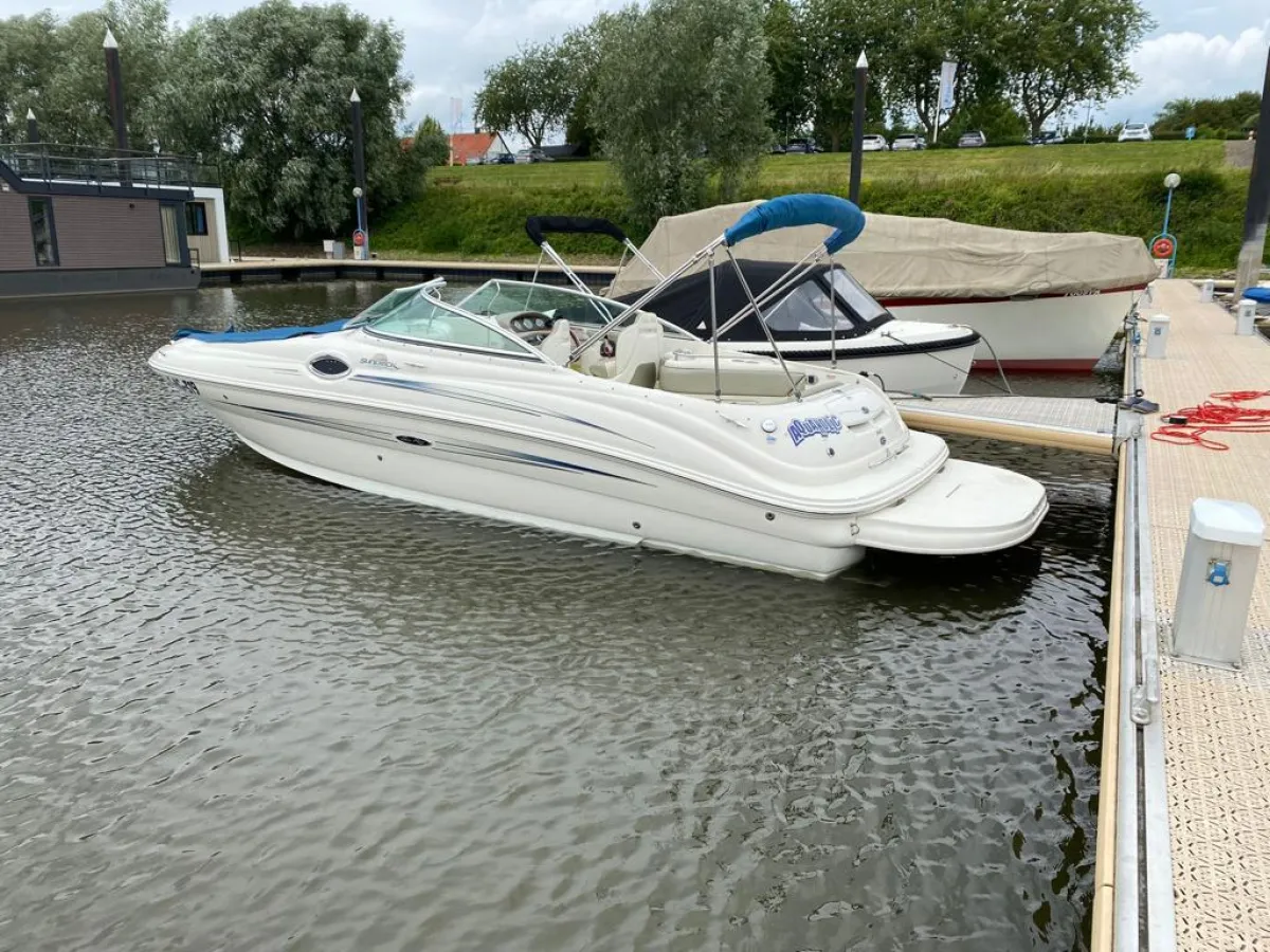 Polyester Speedboat Sea Ray 240 Sundeck