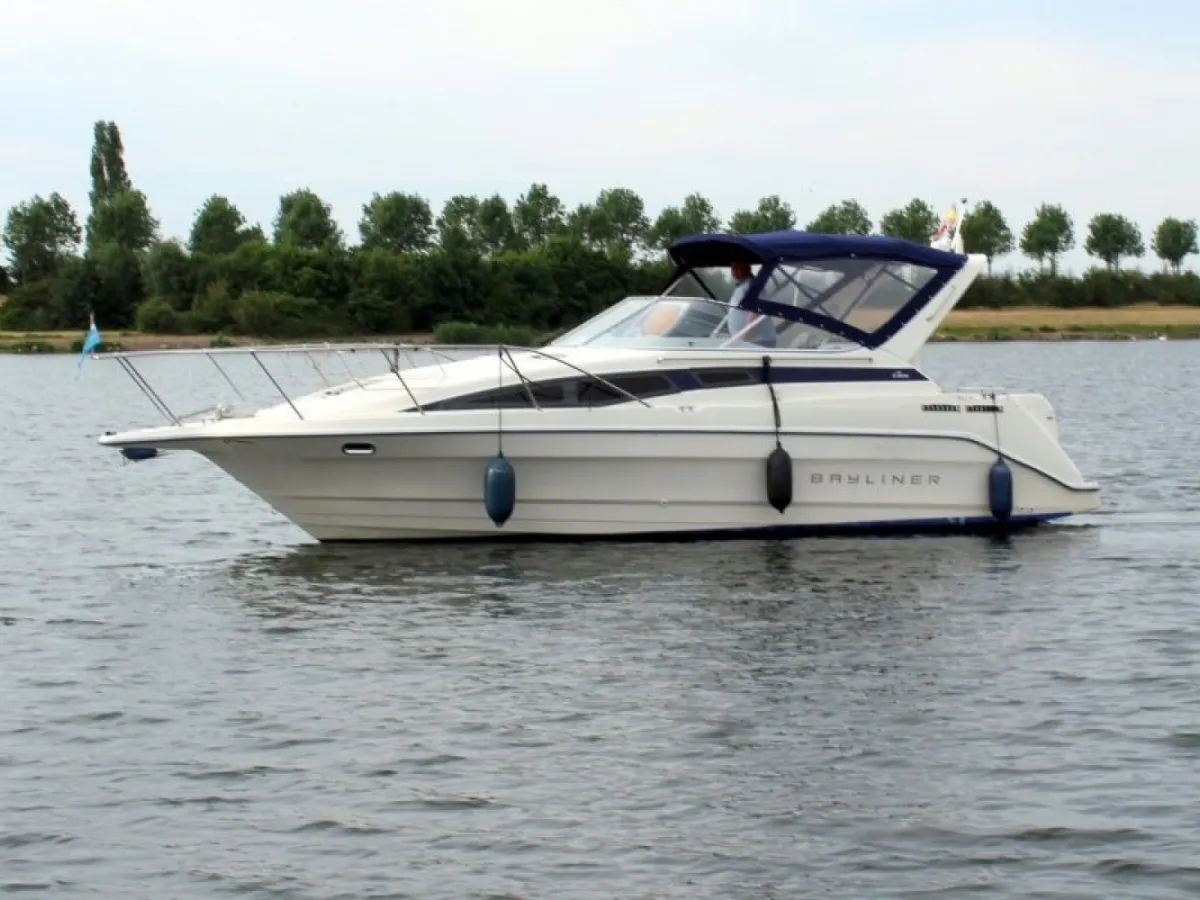 Polyester Motorboat Bayliner 2855 Ciera Sunbridge