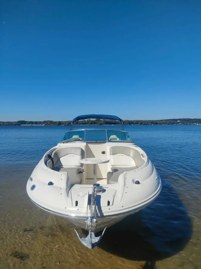 Polyester Speedboat Sea Ray 240 Sundeck