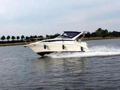 Polyester Motorboat Bayliner 2855 Ciera Sunbridge Photo 2