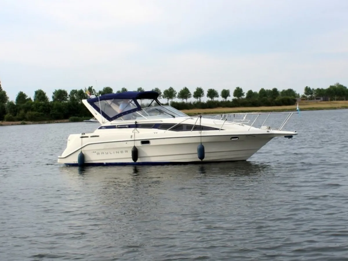 Polyester Motorboat Bayliner 2855 Ciera Sunbridge