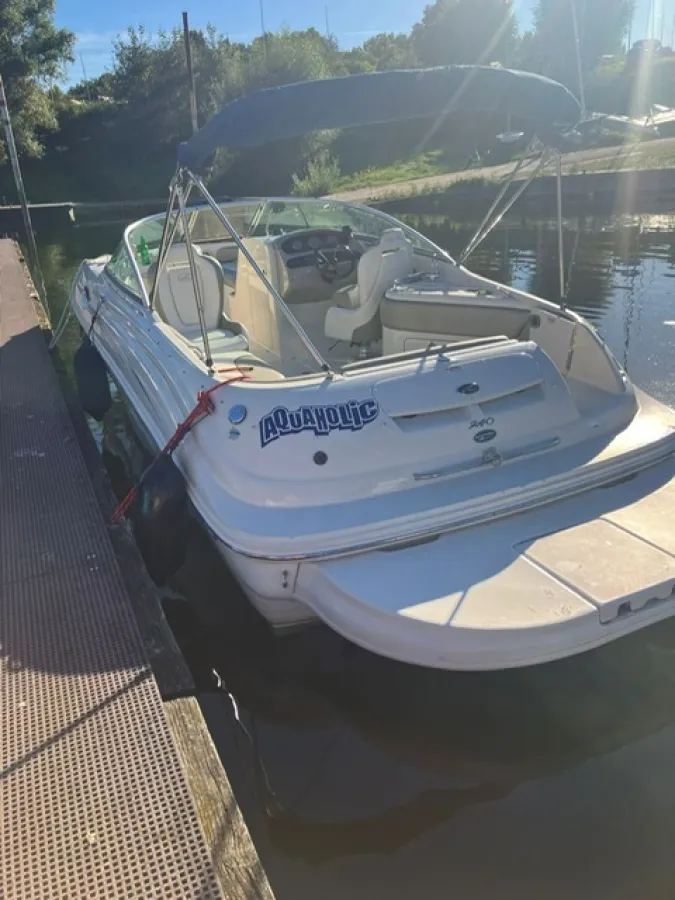 Polyester Speedboat Sea Ray 240 Sundeck