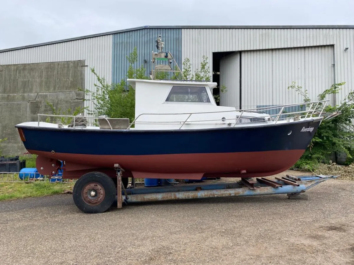 Polyester Motorboat Ocqueteau 830