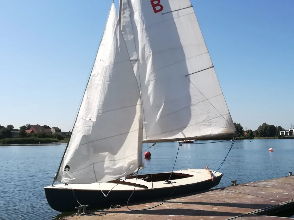 Wood Open zeilboot Snipe Sailingboat