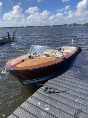 Wood Speedboat RIO Parana Photo 1