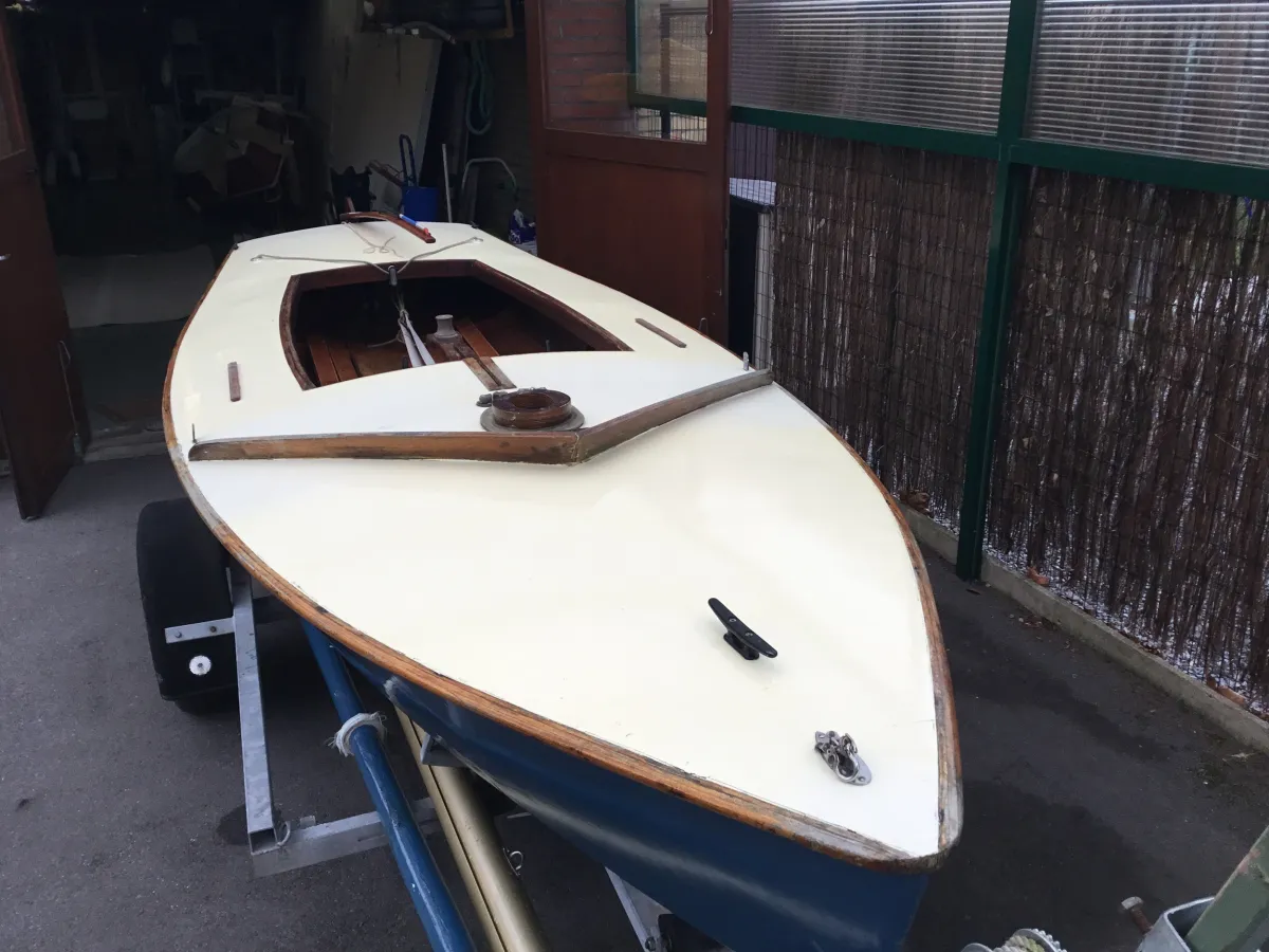 Wood Open zeilboot Snipe Sailingboat