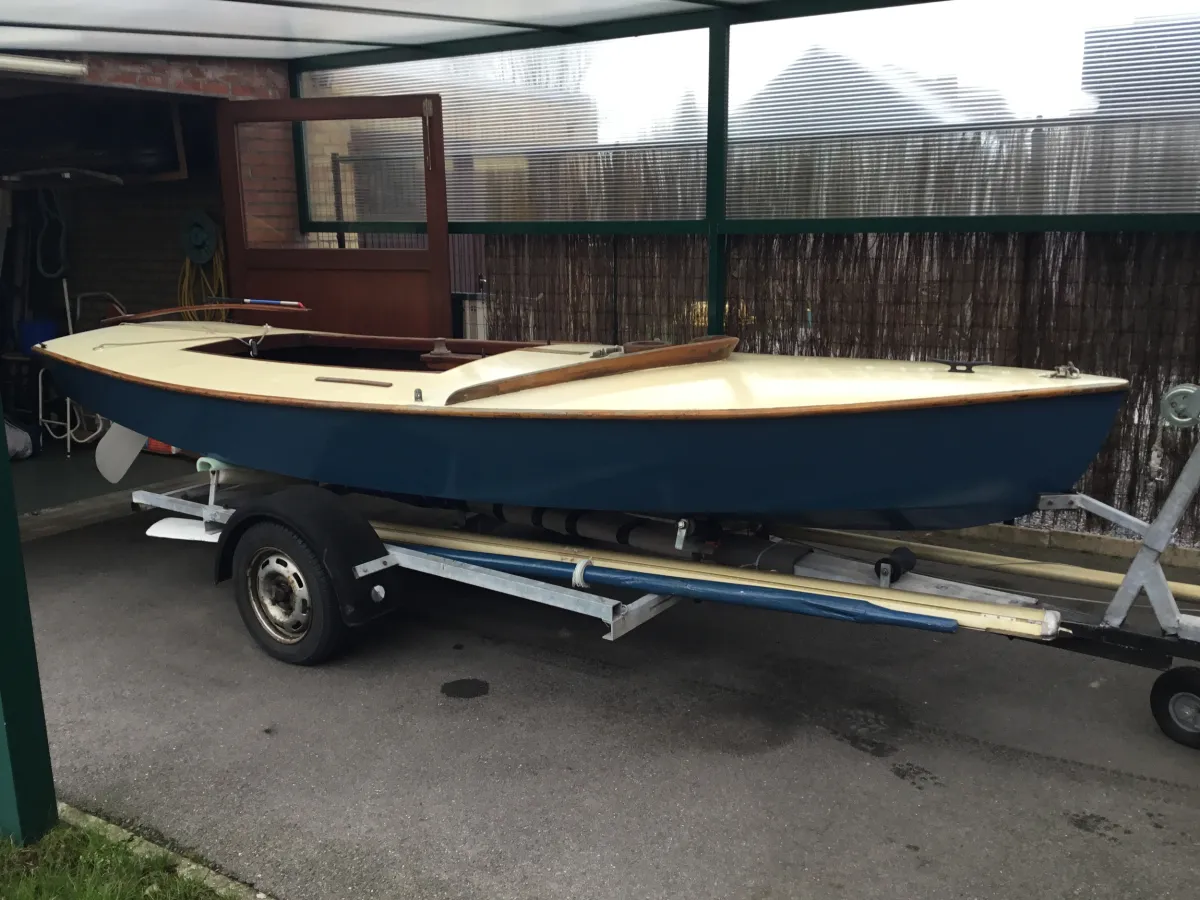 Wood Open zeilboot Snipe Sailingboat