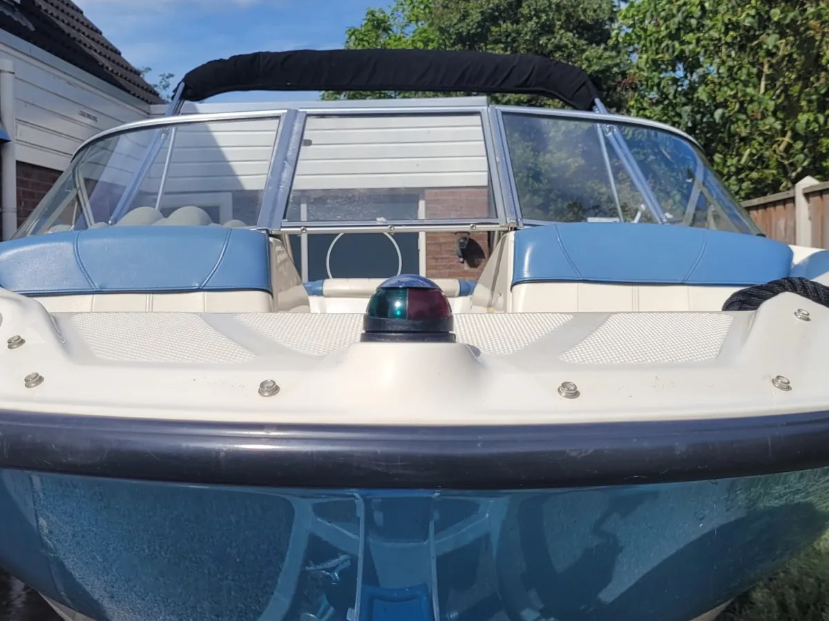 Polyester Speedboat Bayliner 185 bowrider