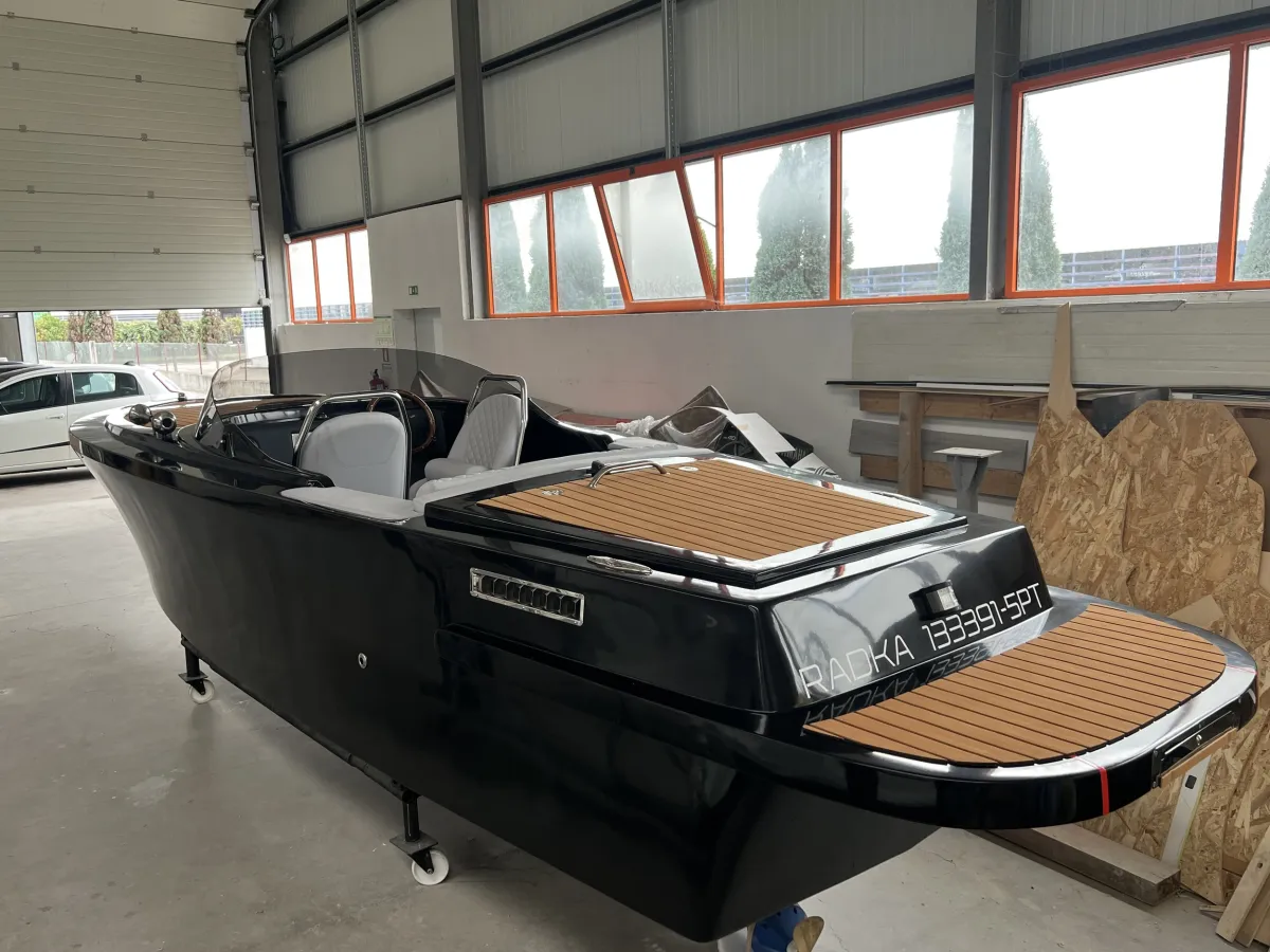 Polyester Speedboat Rialine Maya 15